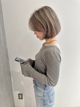 ヨーク(YOKE) YOKE フレンチボブ顔周りレイヤーミルクティーアッシュベージュ