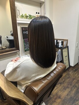 ツナグ(繋) 艶やかミディアムボブ