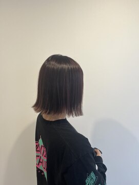 切りっぱなしボブ×ピンクカラー