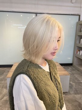 リトバイプティパ(Lit by petit-pas) ホワイトブロンド/ハイトーン/ダブルカラー