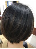 ショートボブ