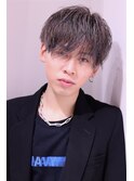 シルバーカラー ラフマッシュ ブリーチカラー ツーブロック