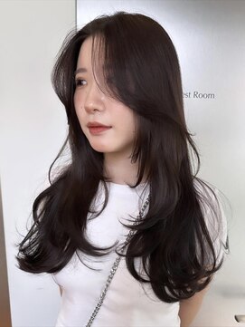 サイン 表参道(SIGN) ザクザクレイヤーカット巻き方簡単ロング韓国 アイドル表参道