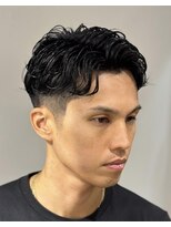 ビジネスかきあげパーマ　オフィス街　床屋