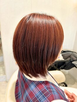 ケーアンドケーオリジナルヘアー(K&K original hair)の写真/【グレイカラーでも明るくお洒落に！】ダメージレスなiNOAカラーで白髪もしっかり馴染ませ、ツヤ髪に◇
