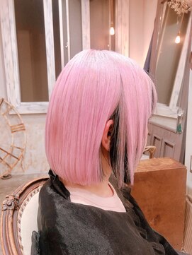 キミ(kimi) 【kimi自由が丘】ホワイトピンク×フェイスフレーミングブラック