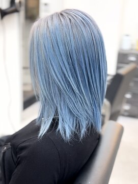 ミラ 銀座(MILA) ルーツカラー シルバー×ブルーアッシュ