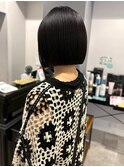 艶髪 切りっぱなしボブ 髪質改善 黒髪 丸みショート 前髪カット