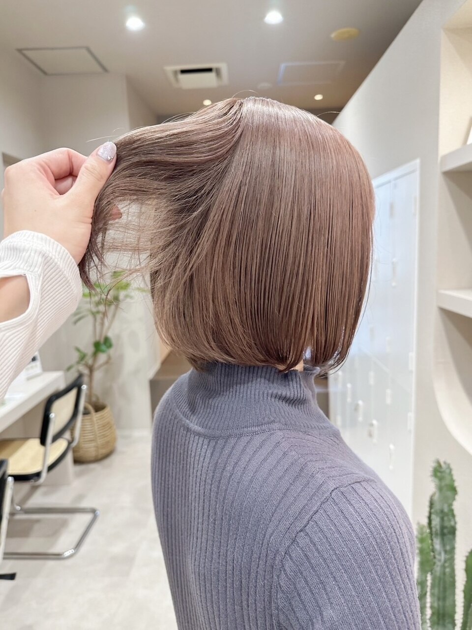 ピンクベージュ/艶ボブ/表参道/原宿/女性美容師