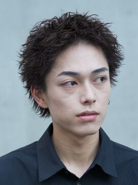 テン 心斎橋(tenn.) アクティブショートフェザーパーマルーズショートセンターパート