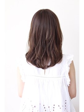 グレースバイハピネス(grace by happiness) 大人可愛いミディアムレイヤー　オリーブベージュ　20代30代40代