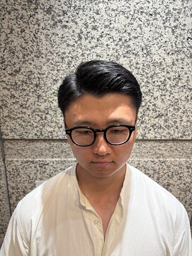 ヘアモード キクチ 銀座店 クラシックサイドパートスタイル