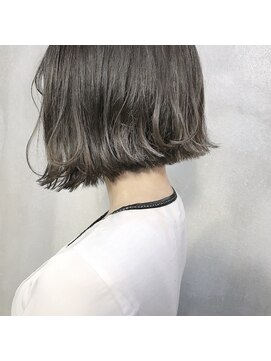 ミント(mint) 外国人風グレージュボブ。