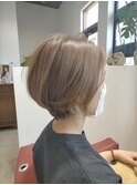ショートボブ