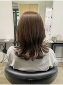ミディアムヘア斜めバンググレージュカラーシルキーベージュ