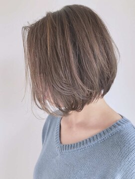 ノーブルスチュアート(NOBLE STUART) やわらかベージュと大人かっこいいボブの甘辛スタイル