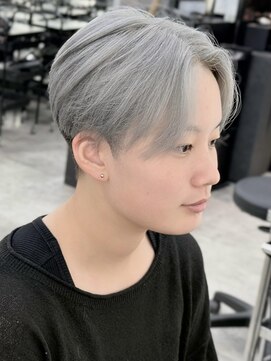 カンゴール サロン トウキョウ セントラル 原宿(KANGOL SALON TOKYO CENTRAL) センターパート/シルバー/ボーイッシュ