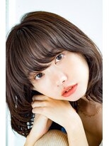 ハク アトリエ(HaKU atelier)&nbsp;小顔ヨシンモリミディアムウルフロングレイヤーシアカラー