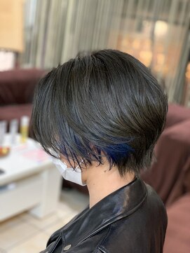 クオリス 上板橋店(QUALIS) 大人ショート/ひし形くびれショート/ブルーインナーカラー/小顔