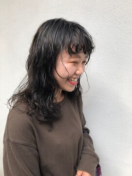 モルニ(MORNI) ゆるウェーブ_マロンベージュ Aラインボブ かきあげ