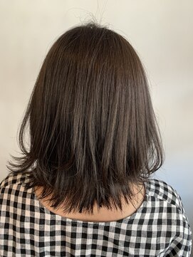 ブロッサム 若葉店(Blossom) 外ハネミディアムスタイル 10代20代30代40代