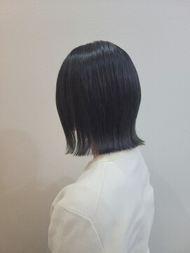 ラム(Rum) アッシュグレー×切りっぱなしボブ☆