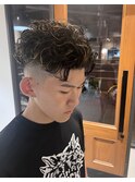 スキンフェードリバースパーマ