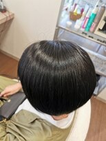 ドゥージングヘアースクラッチ(Dozing Hair Scratch) 天然ヘナの艶髪グラデーションボブ