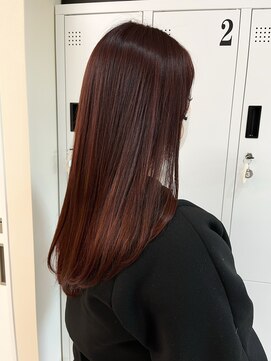 エトレ(ETRE) ロングレイヤーカット/レッドカラー