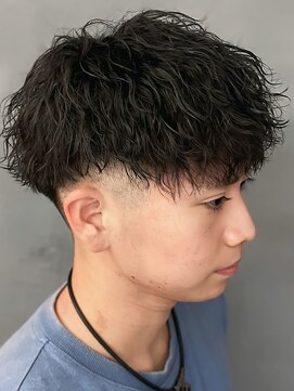 バース バイ ハピネス(BIRTH by happiness) 奈良縦落ちツイストスパイラルパーマフェードマッシュ