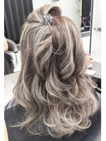 ヘアースタジオ ジェイワン(hair studio J ONE)&nbsp;30代40代50代60代　ホワイトベージュ　脱白髪染め　白髪ぼかし