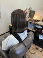 ユニ ヘアサロン イシグロ(yuni HAIRSALON ishiguro)&nbsp;切りっぱなしボブ+ハイライト+トリートメント