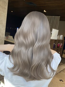 アマトウキョウ アユンチェ(AMA TOKYO×AYUNCHE) ハイトーン グレージュ ベージュ ブリーチカラー