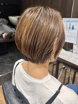 ハピネス クローバー 八木店(Happiness CLOVER) 丸みショート 白髪ぼかし ベージュカラー 30代40代50代60代