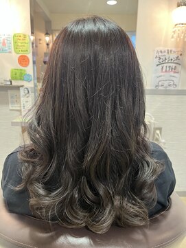 オッジ ヘアー 深谷店(Oggi Hair) シークレットハイライト ダークカーキ 11月