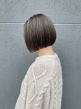 シズク(sizuk) 白髪ぼかしハイライト×ボブ