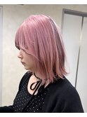 ピンクベージュ