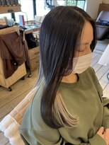 アングリッド(un gird)&nbsp;【ungird】ミディアムヘア×ホワイトベージュインナーカラー