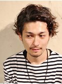 個性派男子パーマヘア