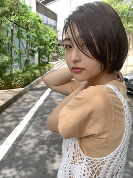 ミィ 表参道(mee.) 【mee.】ハセガワヒトシ くせ毛対応ストレートミディアム