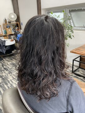 ヘアサロン スタイリスタ(hair salon stylista) ミディアムのパーマ
