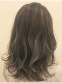 暗めのカラーで上品にお洒落に