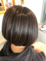 コズ(Co’z)&nbsp;ツヤ感最大級ボブ！イルミナカラー 前下がりボブ