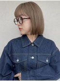 切りっぱなしボブ×ミニボブ×ベージュカラー×ブロンドカラー
