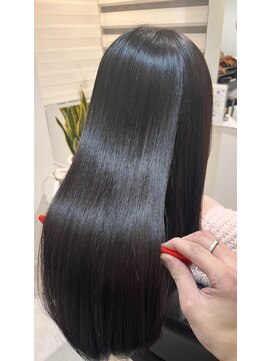 エミュスト(Emuest) 艶髪☆髪質改善心斎橋