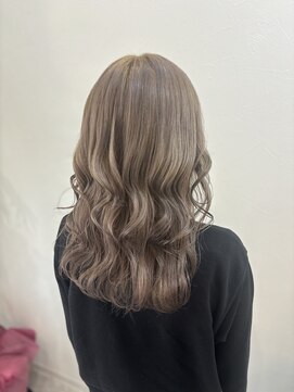 ラビス クローバー(Lovis clover) イメチェンヘアスタイル ハッシュカット フルバング
