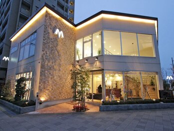 メゾンドボーテ 少路店(MAISON DE BEAUTE)の写真/【口コミの高い支持率◎】お洒落な暖かみある店内で,髪も心も癒される♪くつろぎながら綺麗になれる☆