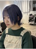 ウルフカット×ネイビーカラー