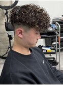 前下がりスペインカール茶髪スパイラルパーマ波巻きパーマ