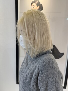 ヴィア 京都烏丸(Via) ボブ/ホワイトブロンド/ケアブリーチ/ハイトーン